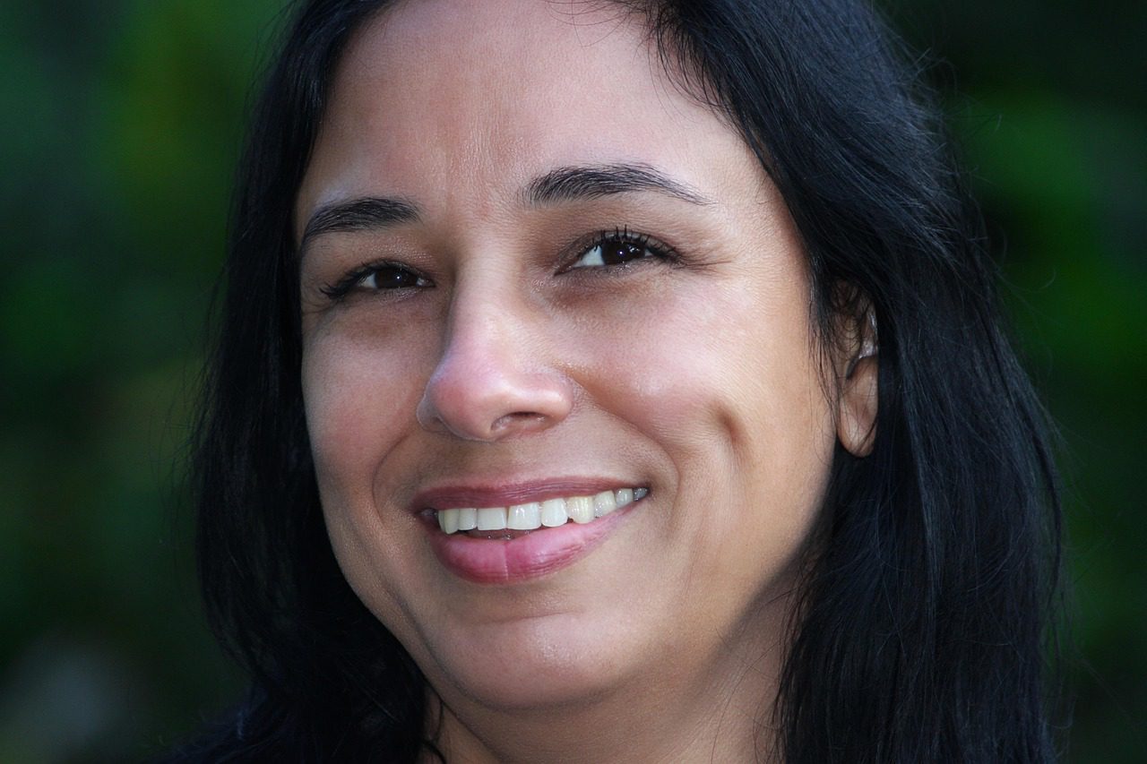 mujer, rostro, rostro de mujer, sonrrisa, nelidé, nelidé sánchez, nelidé sánchez rabelo, mirada, foto de cerca, persona